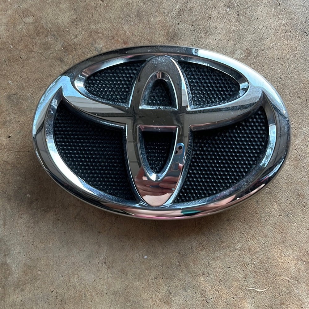 Genuine OEM Toyota Camry Radiator Grille Emblem